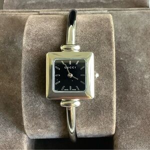 GUCCI bangle watch🌺